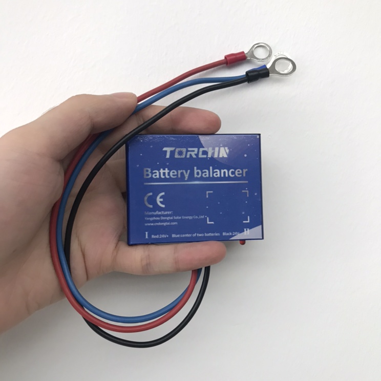 Battery balancer battery equalizer for 12V gel batteries and 12V lithium batteries